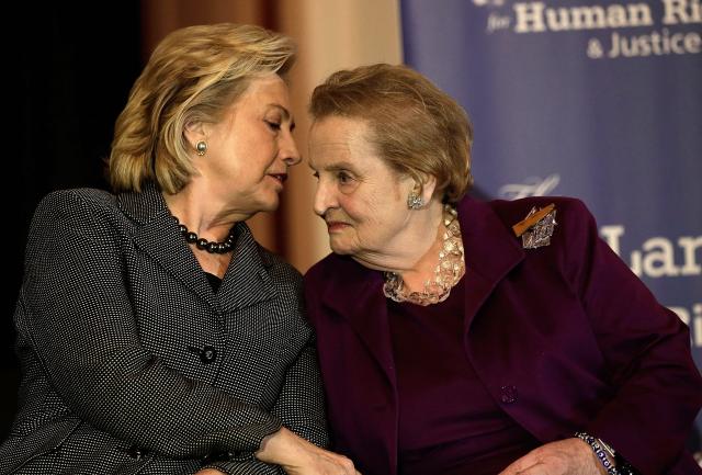 Hilari Klinton i Madlen Olbrajt u junu na Kosovu