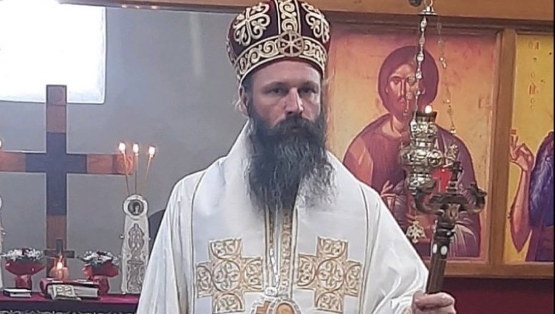 Episkop novobrdski Ilarion služi moleban u Hramu Svetog Vasilija Ostroškog u Leposaviću
