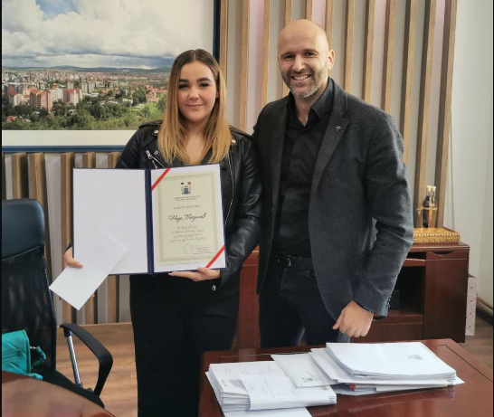 Zahvalnica i nagrada za Mitrovčanku Nadu Petronić od lokalne samouprave