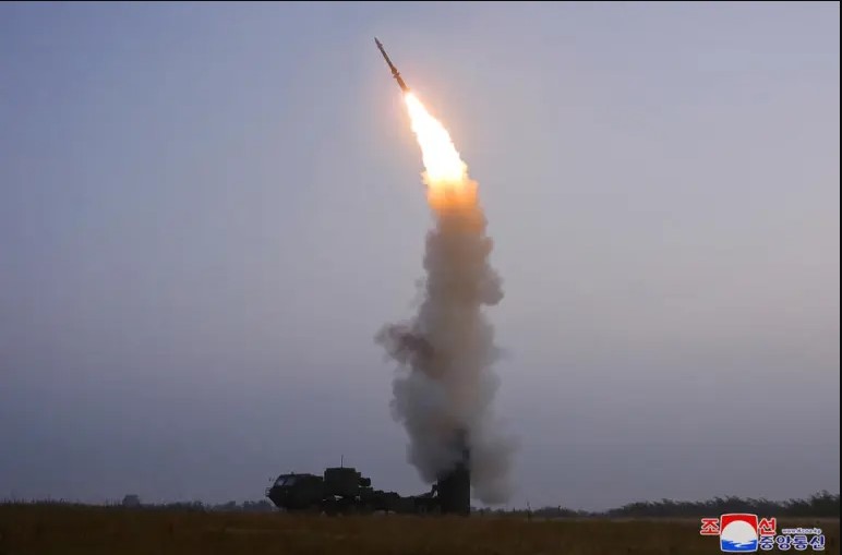 Severna Koreja ispalila balističku raketu iznad Japana  