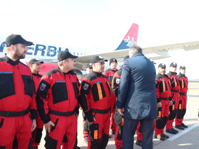 Dodik ispratio specijalistički tim za traganje i spasavanje
