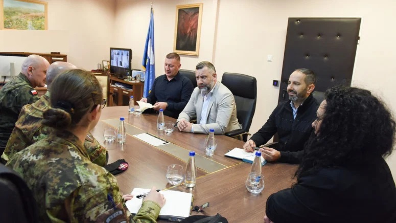 Jevtić sa komandantom Kfora Vekom o bezbednosnoj situaciji u opštini Štrpce