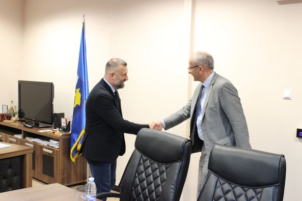Šef misije OEBS-a na Kosovu ambasador Devenport  posetio je danas opštinu Štrpce