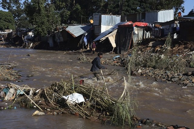 Južna Afrika: U poplavama nastradalo 443, nestale 63 osobe