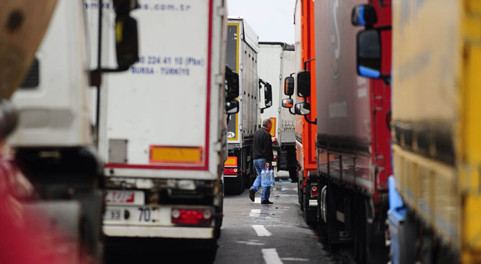 Srpski kamioni i vozači jutros iz Ukrajine ušli u Poljsku: PKS: Naši vozači sa kamionima i robom uskoro u Srbiji