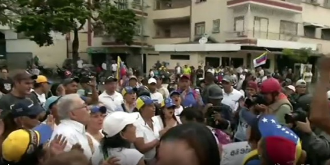 Velike demonstracije u Karakasu – Venecuela treći dan bez struje