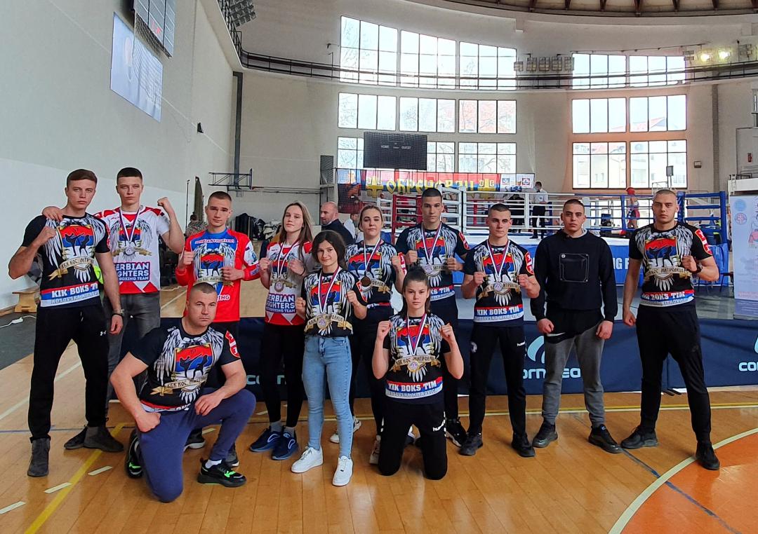 Kik bokseri iz Kosovske Mitrovice u Obrenovcu se okitili medaljama