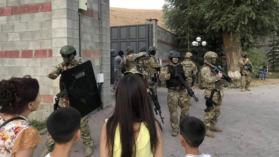 U glavnom gradu Kirgistana proglašeno vanredno stanje, vojska na ulicama