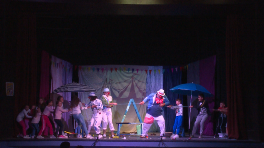 Pozorišna predstava “Luckasti klovnovi” U Šilovu