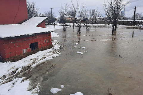Poplavljene stambene kuće u Kosovu polju