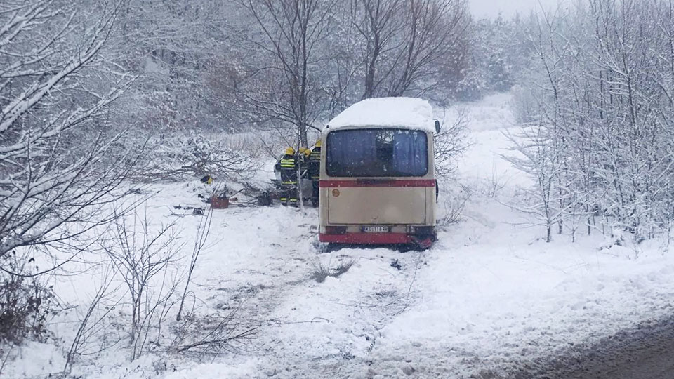 Vozač poginuo, majka životno ugrožena, beba prebačena u Kragujevac