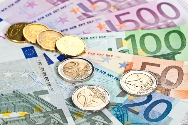 Dinar usidren, kurs sutra 117,5752 za evro 