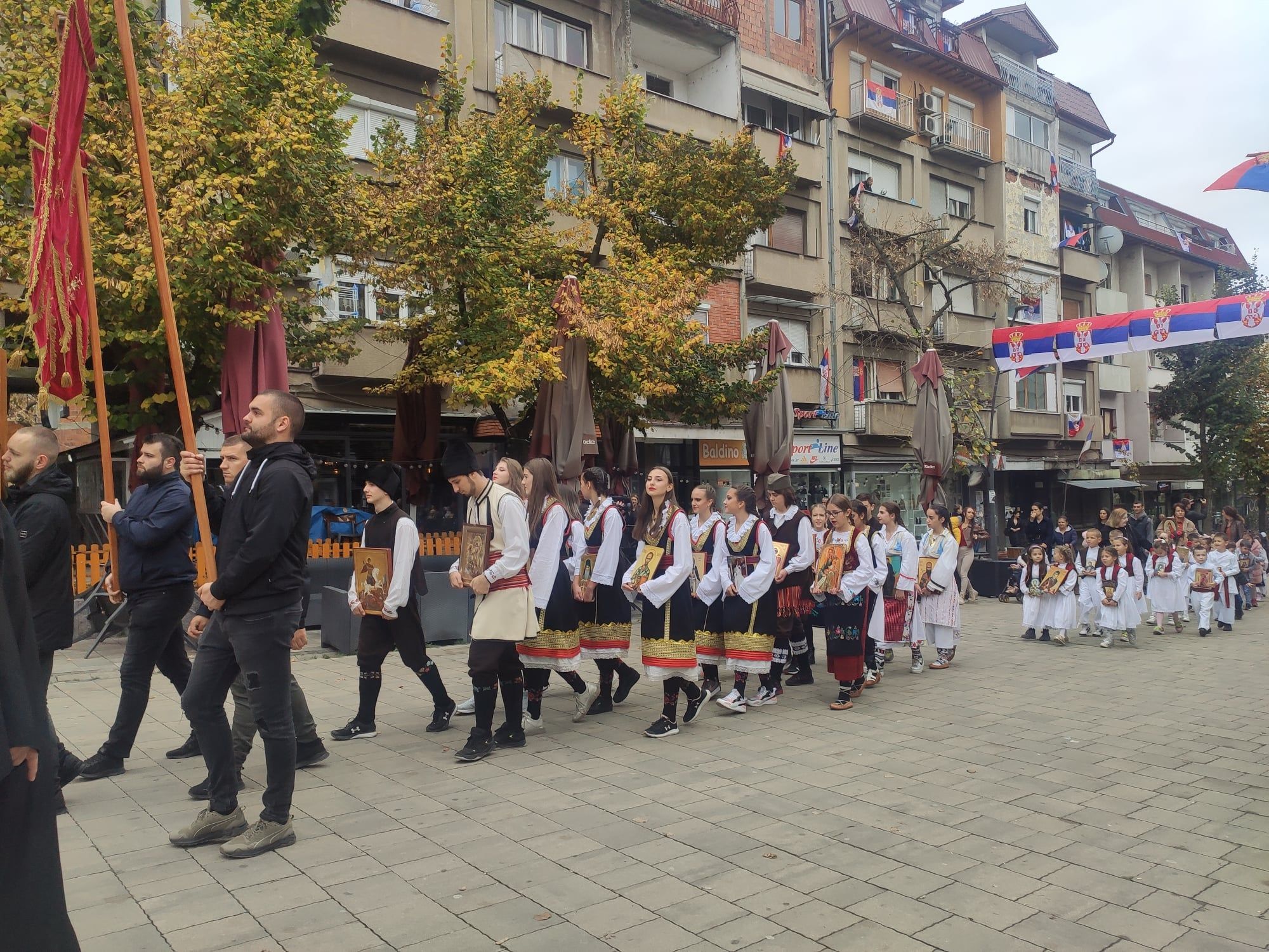 Litija u Kosovskoj Mitrovici – prizivanje Božje milosti na grad i njegove žitelje