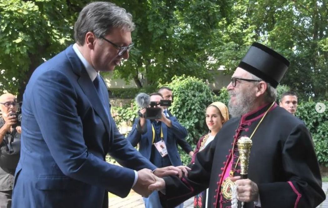 Vučić se sastao se sa episkopom budimskim Lukijanom; Odlikovan ordenom Eparhije budimske prvog reda
