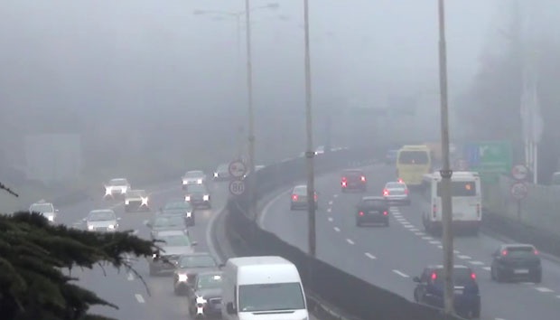 Magla smanjuje vidljivost na pojedinim putevima, moguća poledica