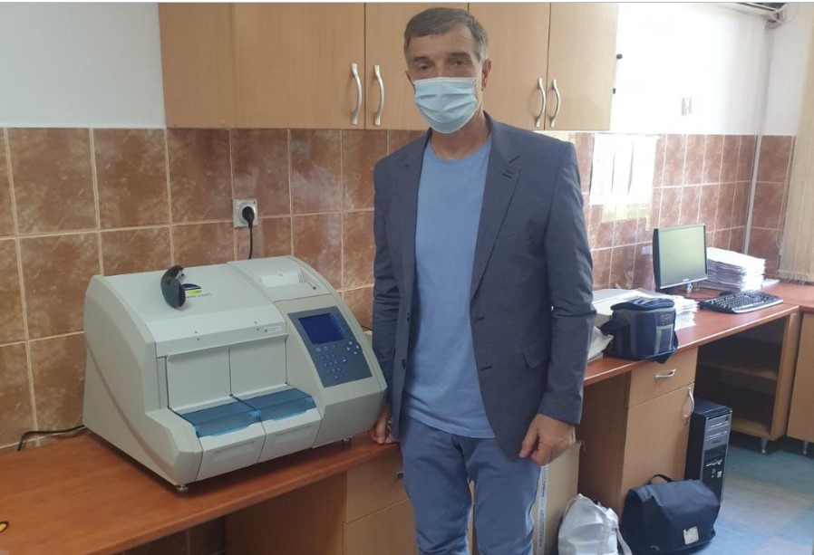 Kancelarija za KiM obezbedila novi analizator za Zavod za javno zdravlje u Kosovskoj Mitrovici