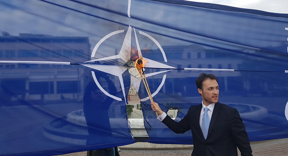 Milačić u policiji zbog paljenja NATO zastave