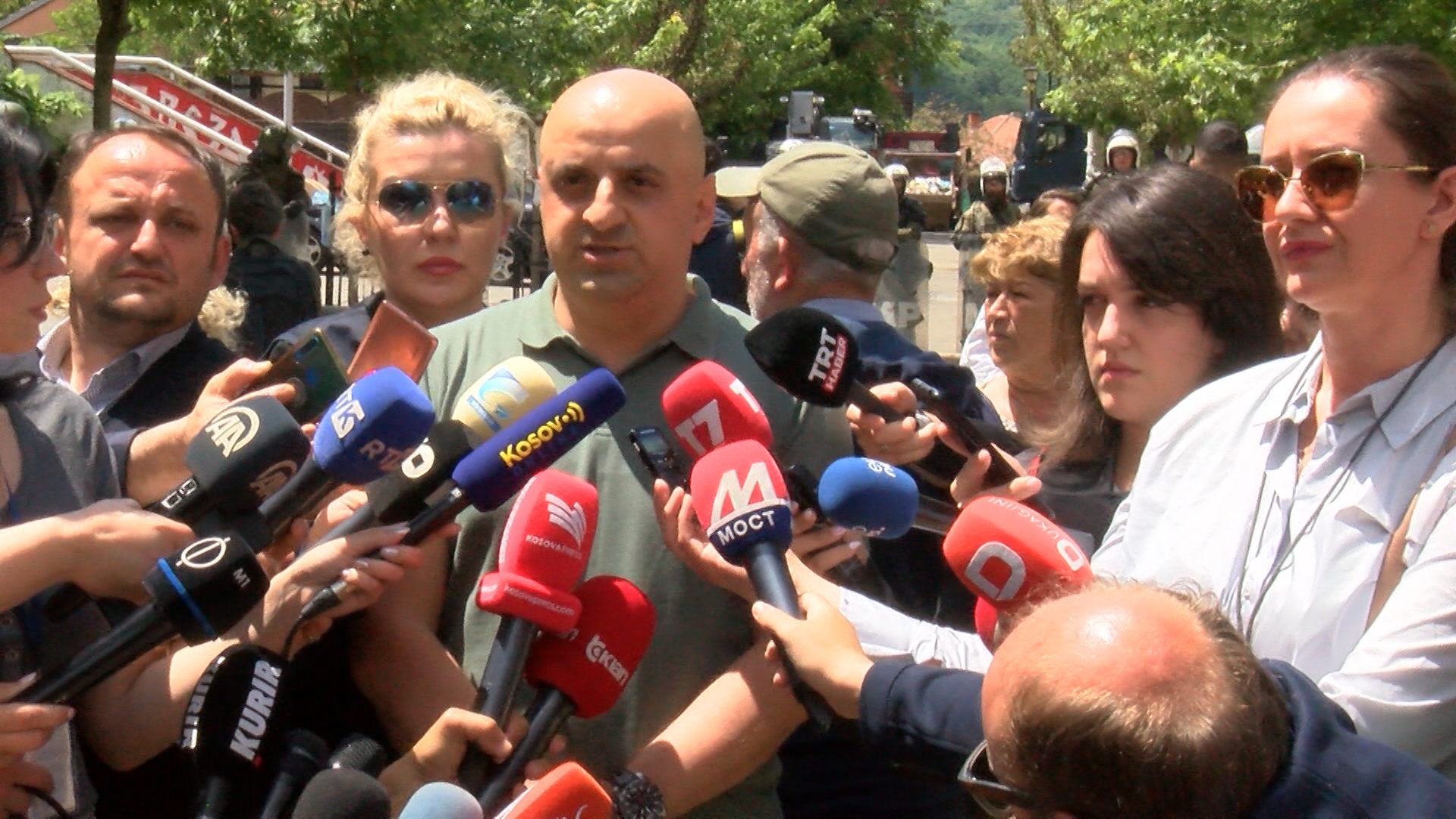 Milosavljević: Ostajemo pri zahtevima; ako ne puste uhapšene, sutra se okupljamo u još većem broju