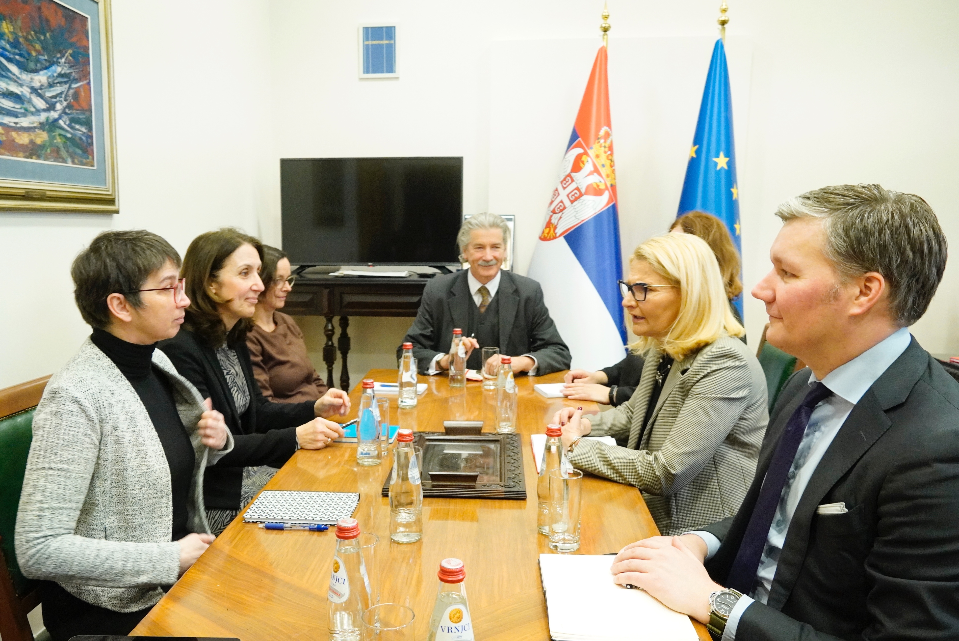 Miščević sa Ozoguz: Članstvo u EU glavni spoljnopolitički prioritet Srbije  