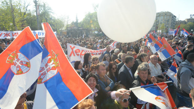 Vučiću veća podrška posle mitinga u Beogradu