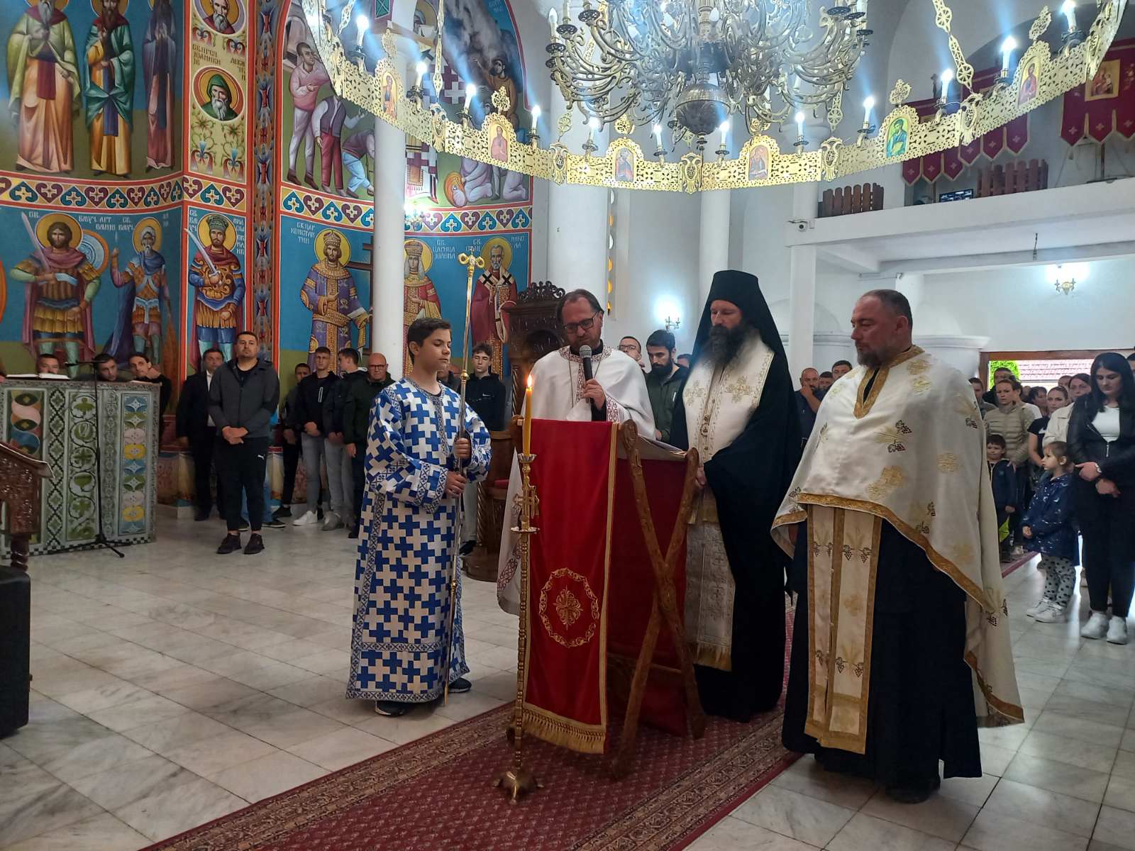 Leposavić: U Hramu Svetog Vasilija Ostroškog služi se moleban za mir na KiM
