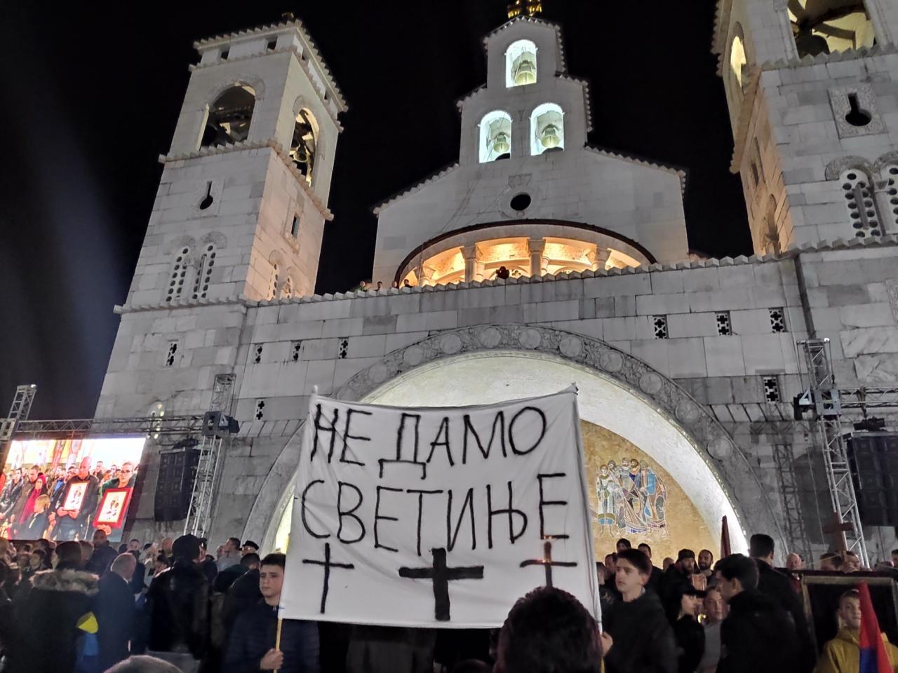 Istinska Crna Gora: Ne damo svetinje!