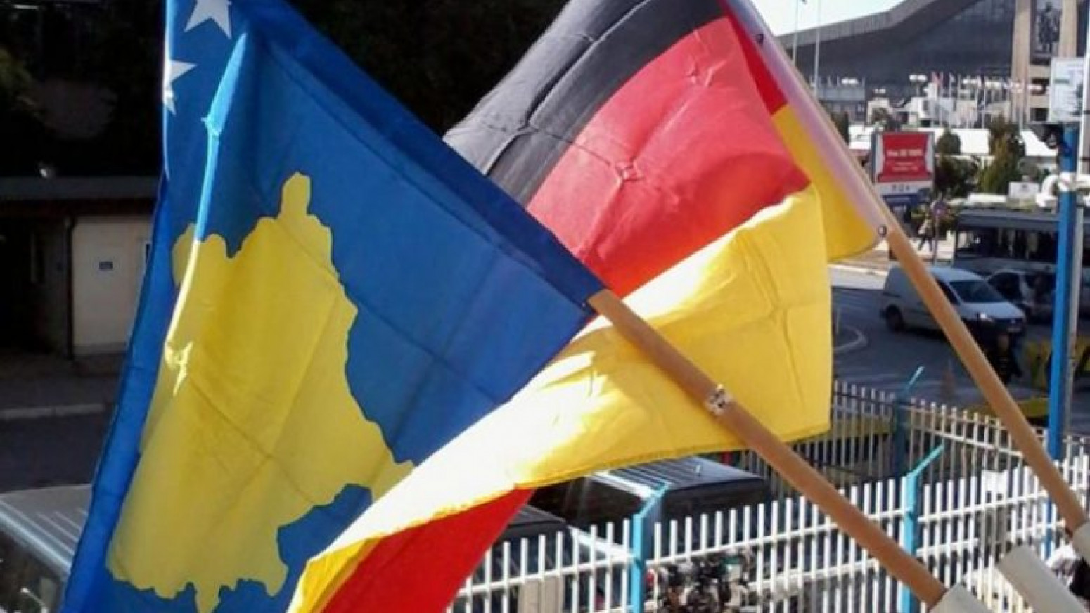 Ambasada Nemačke u Prištini: Pitanje dinara deo dijaloga