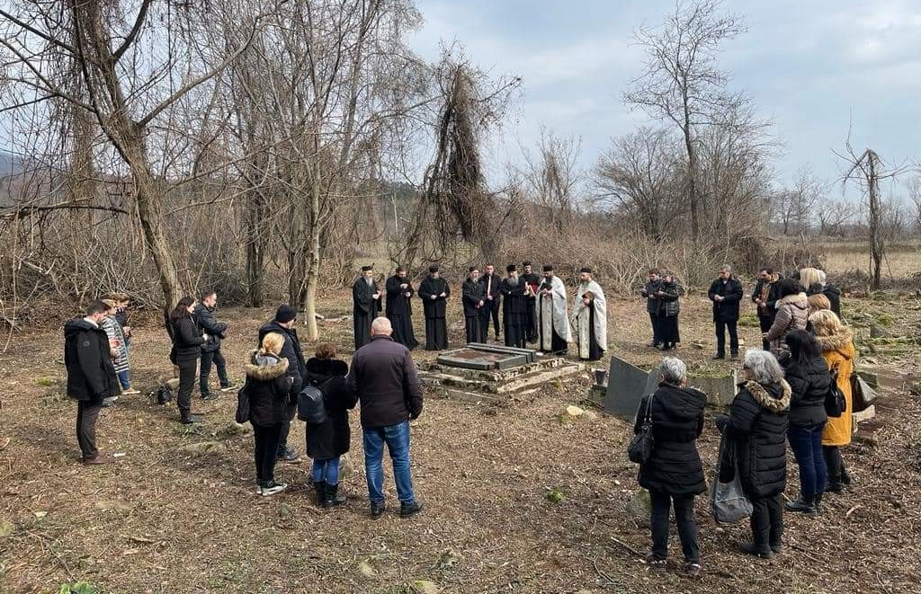 Očišćeno pravoslavno groblje u Dečanima 
