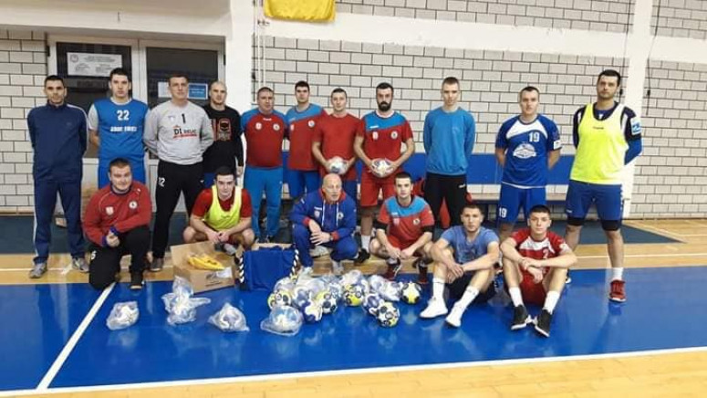 Rukometni savez Srbije donirao sportsku opremu i rekvizite klubovima na KiM