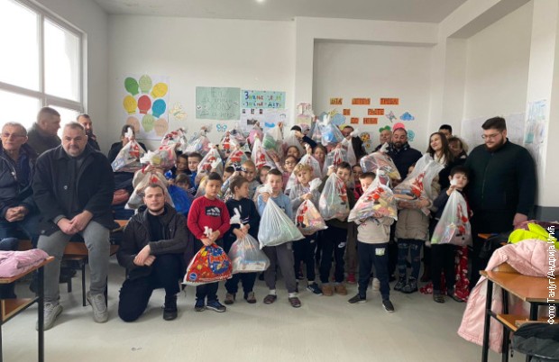 Hiljadu paketića deci na KiM iz Sremske Mitrovice