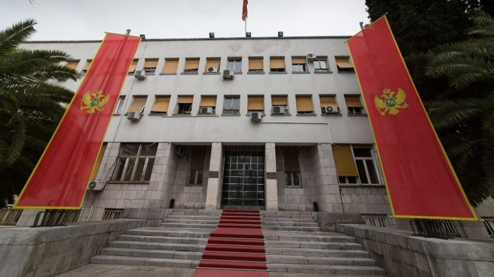 Većinom glasova Vlada Crne Gore usvojila Temeljni ugovor sa SPC