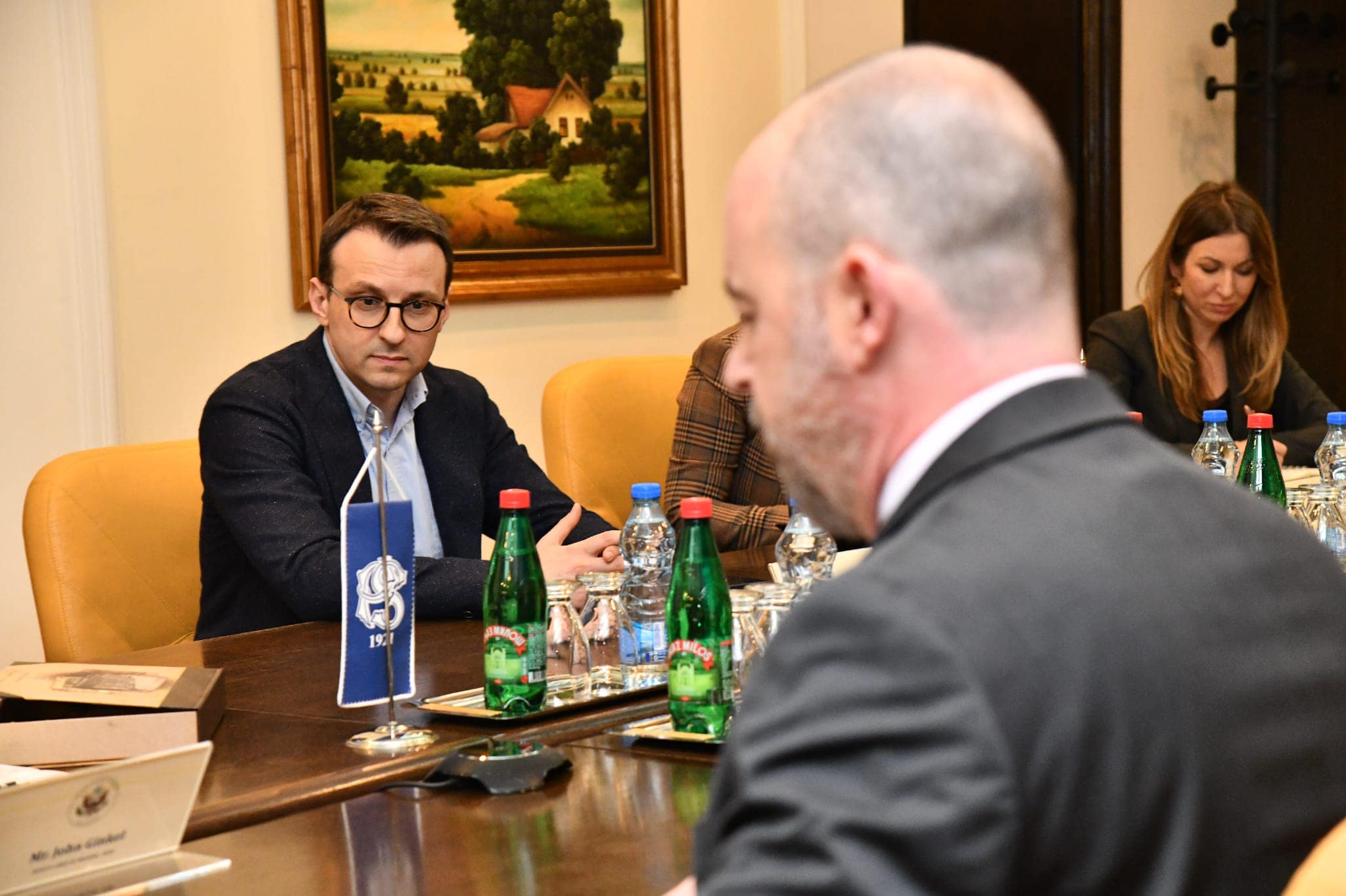 Petković razgovarao sa predstavnicima ambasade SAD o posledicama odluke Kurtija o ukidanju dinara