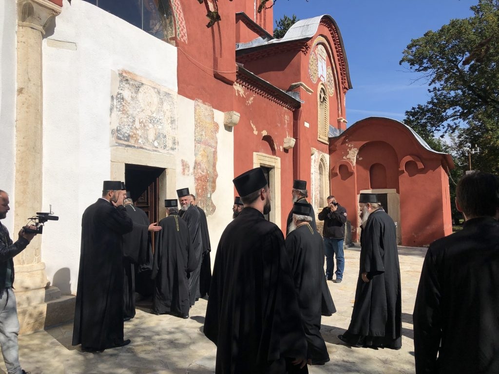 Bez patrijarha i članova sinoda nastavljeno obeležavanje jubileja SPC u Pećkoj Patrijaršiji