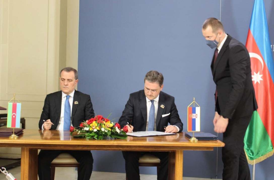 Selaković i Bajramov potpisali tri sporazuma