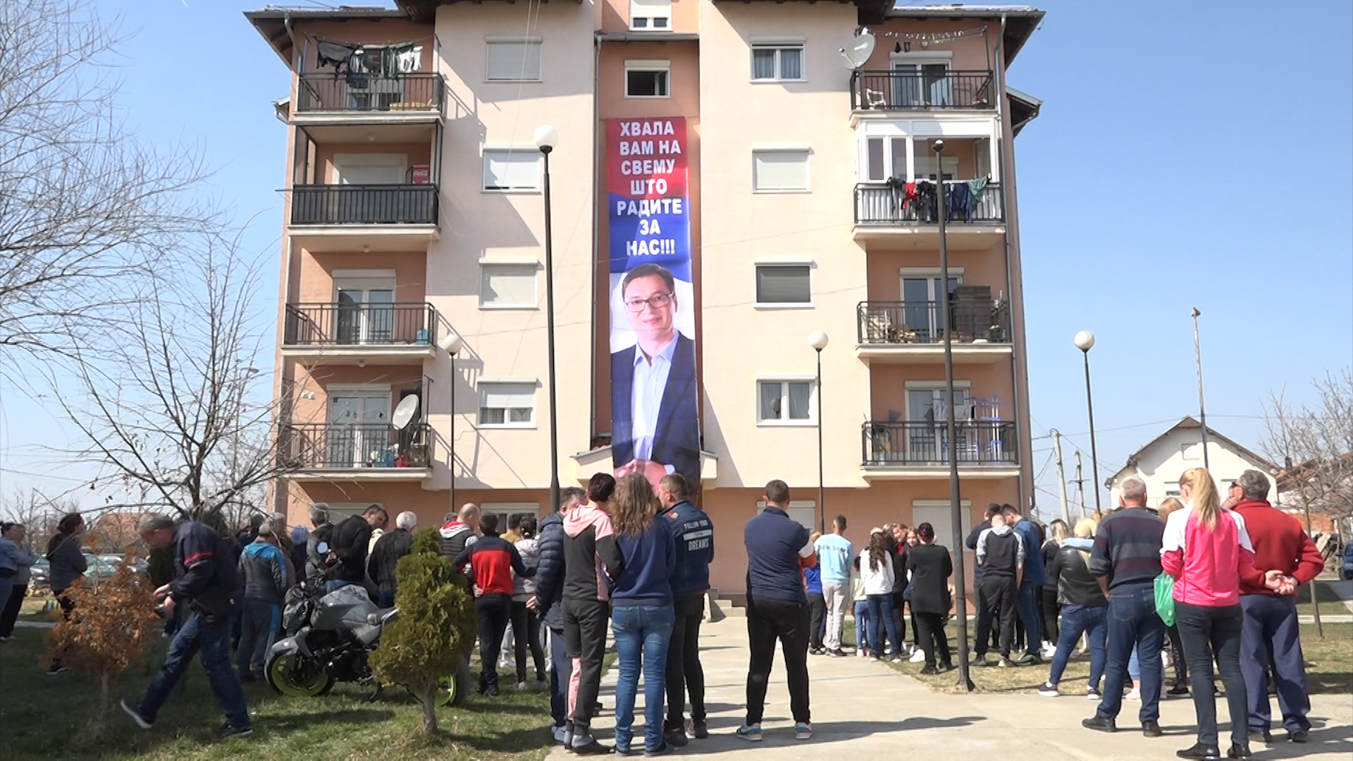 U Lapljem Selu održan skup podrške predsedniku Vučiću