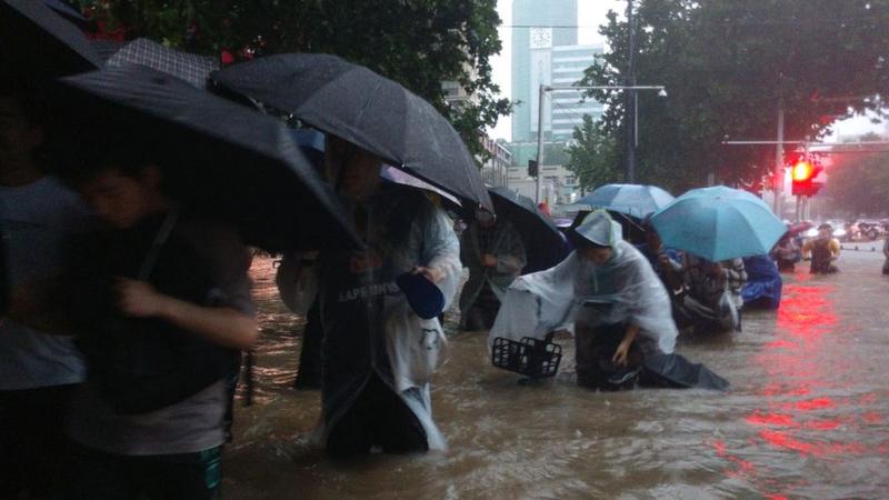 U poplavama na jugoistoku Kine nestalo 11 ljudi, raseljeno 110.000 