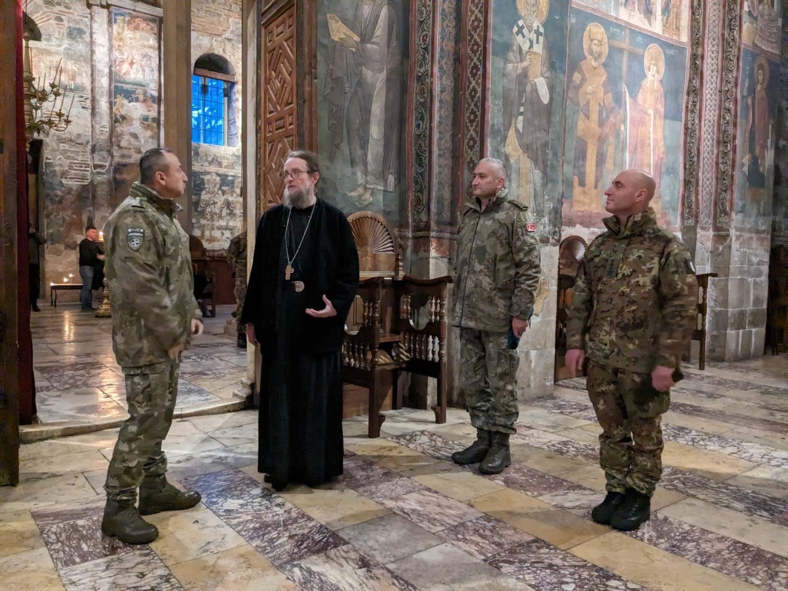 Komandant Kfora Ozkan Ulutaš posetio manastir Visoki Dečani