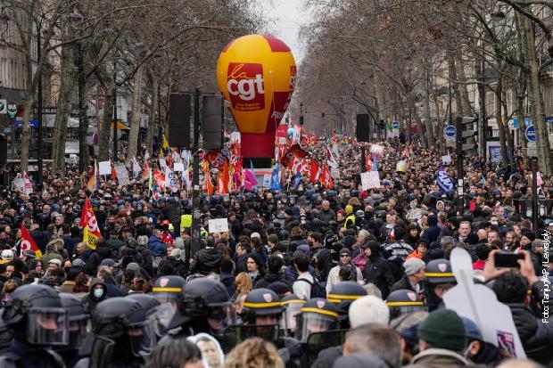 Francuski Senat usvojio predlog reforme penzionog sistema, sindikati najavili nastavak protesta
