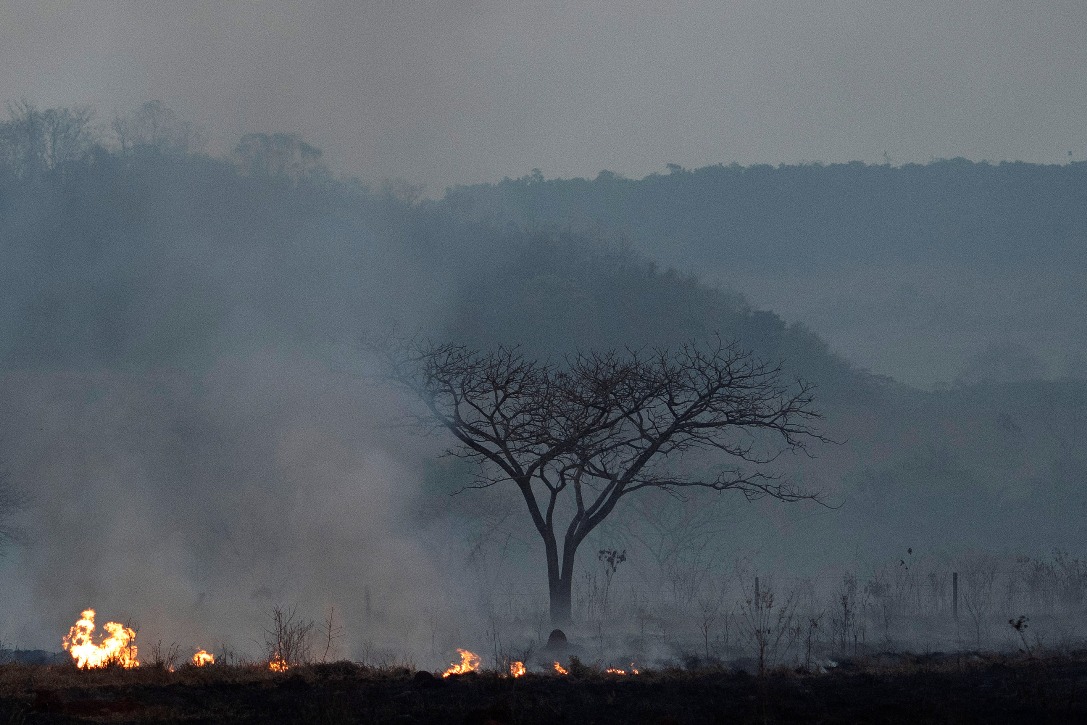 Merkel: G7 ne može da ćuti pred požarima u Amazoniji