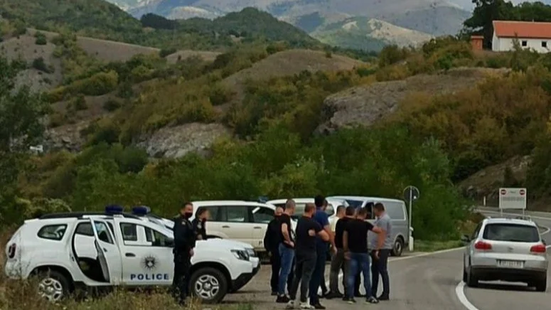 Kosovska policija u selu Banje zaustavila i pretresla sanitet iz Zubinog Potoka
