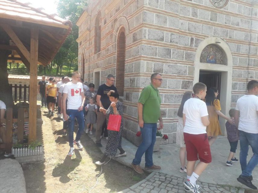 Sutra osvećenje crkve Svetog Luke u Grabovcu