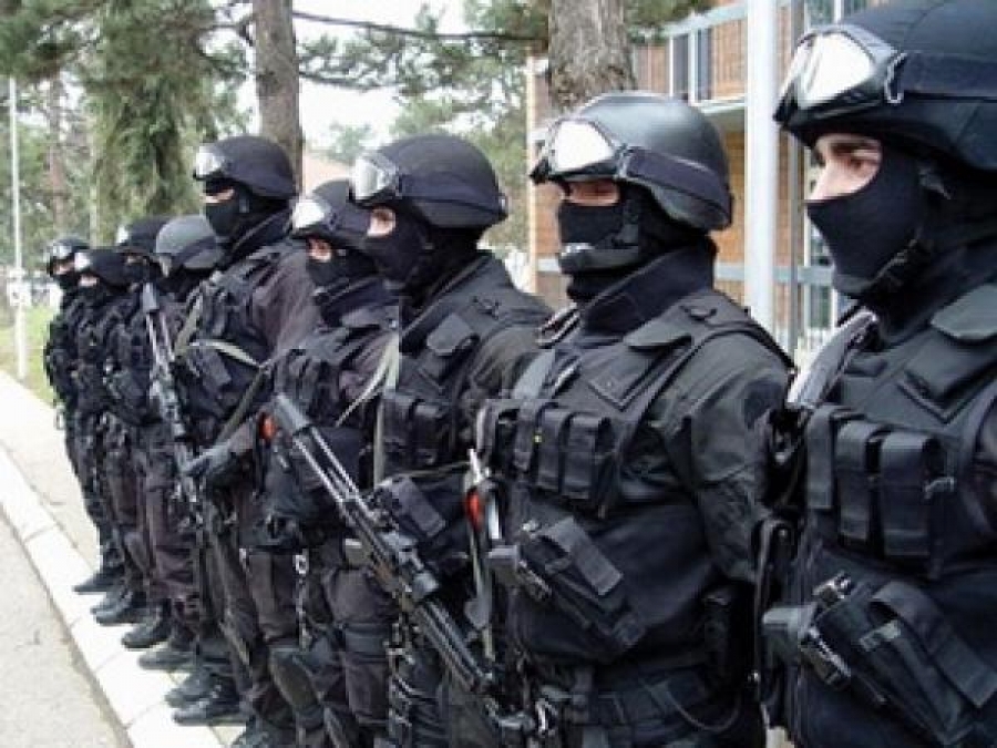 Tri voda specijalne policije u Južnoj Mitrovici, stiglo i pojačanje iz Prištine pod punim naoružanjem