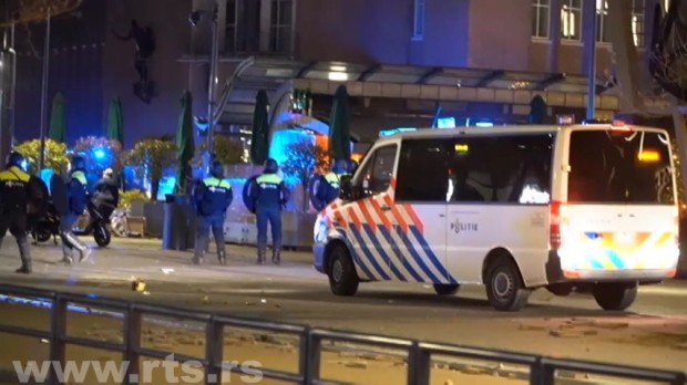 Sukobi demonstranata i policije u Roterdamu