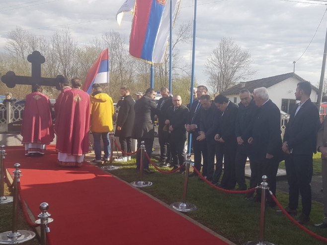 Služen parastos ubijenim srpskim civilima u Sijekovcu 