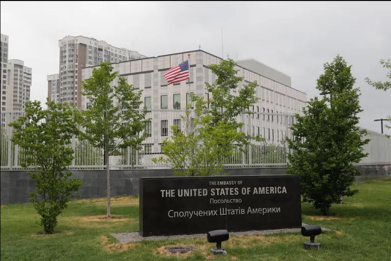 Ambasada SAD u Kijevu pozvala svoje građane da napuste Ukrajinu