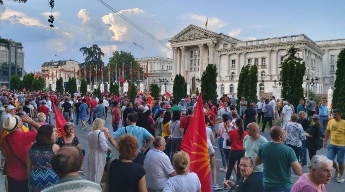 Protest u Skoplju uz poruku 