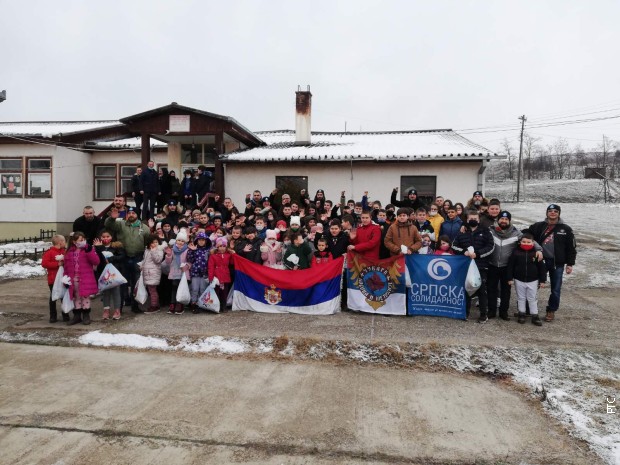 Paketići za srpsku decu na Kosovu i Metohiji
