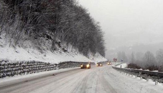 Sneg u većem delu zemlje, pojačan saobraćaj