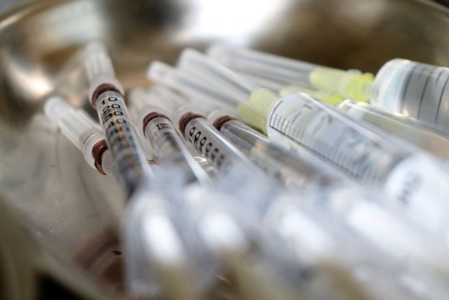 Unicef šalje špriceve za kovid vakcine u Prištinu