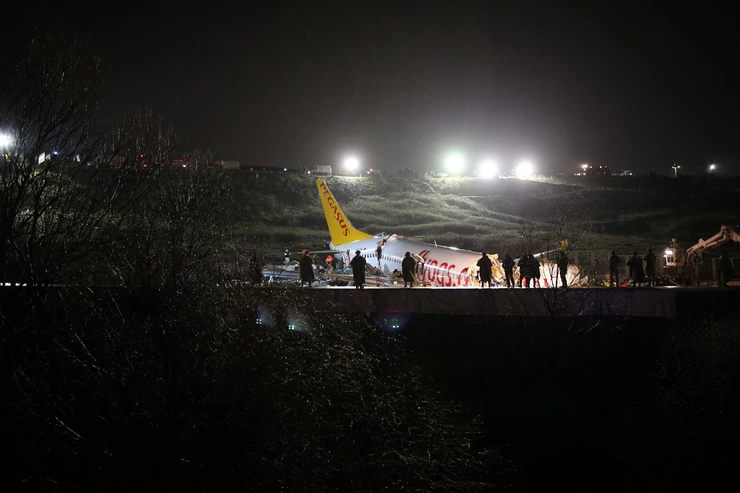 Najmanje 139 osoba povređeno u udesu aviona u Istanbulu